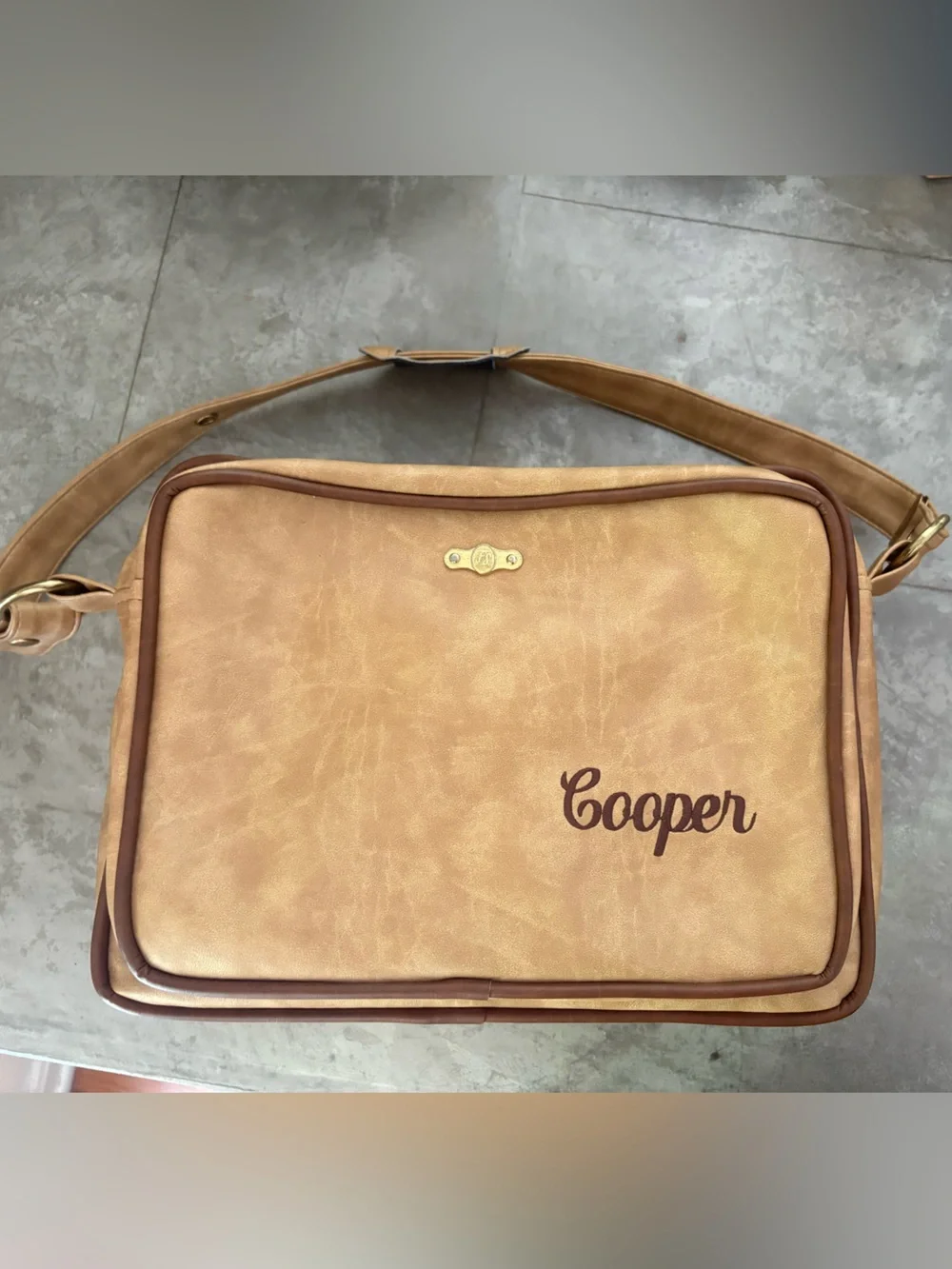 Vintage 1970s Flying Time brown carry-on shoulder bag